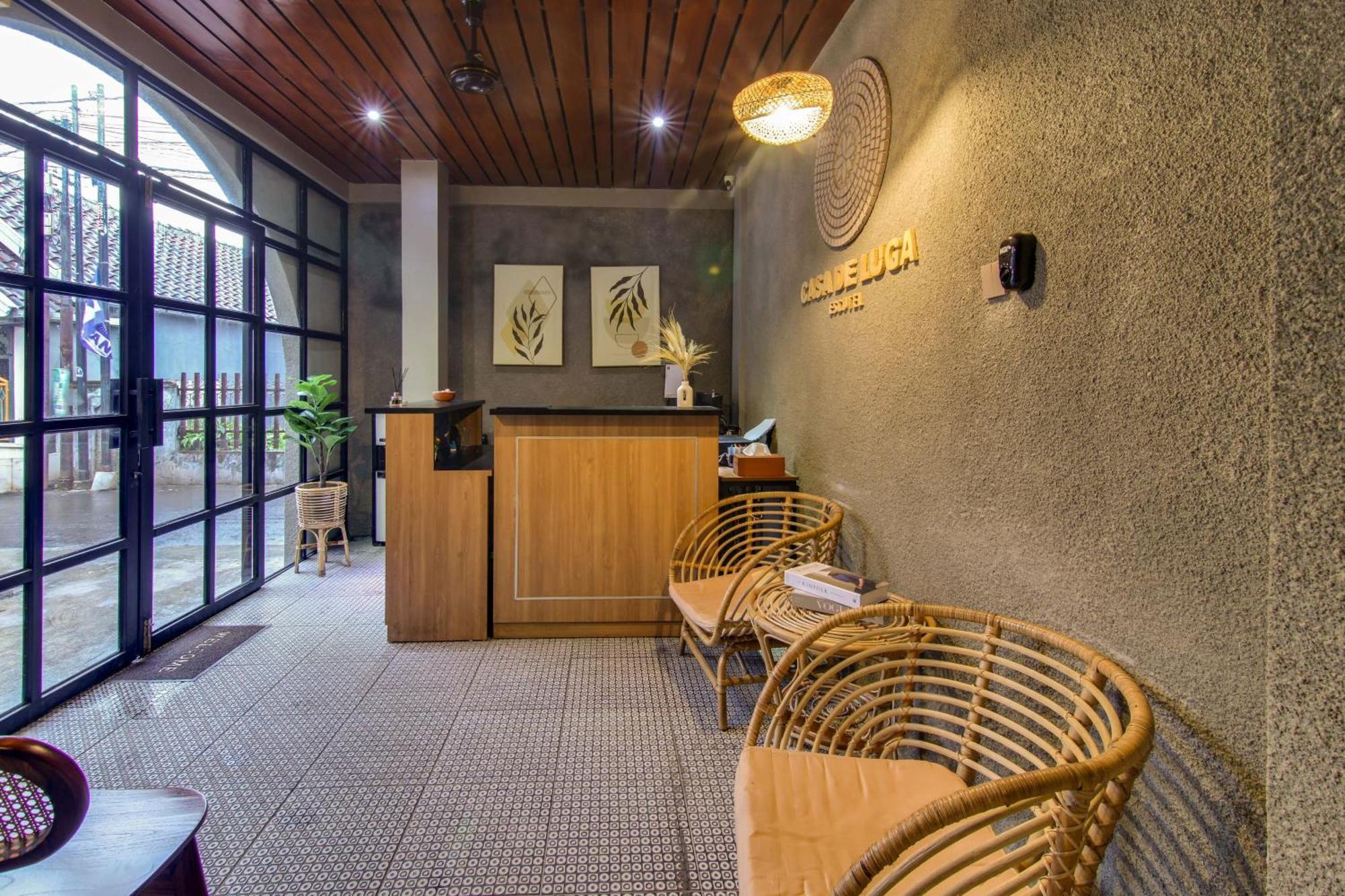 Escotel Casa De Luga Джакарта Екстериор снимка